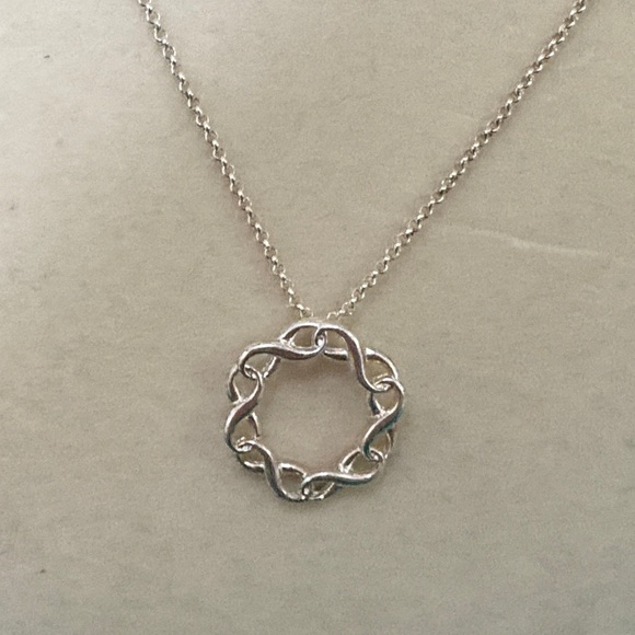 Avon Empowerment Circle of Support Necklace Against Domestic Violence SAQ 2011 - Picture 2 of 9